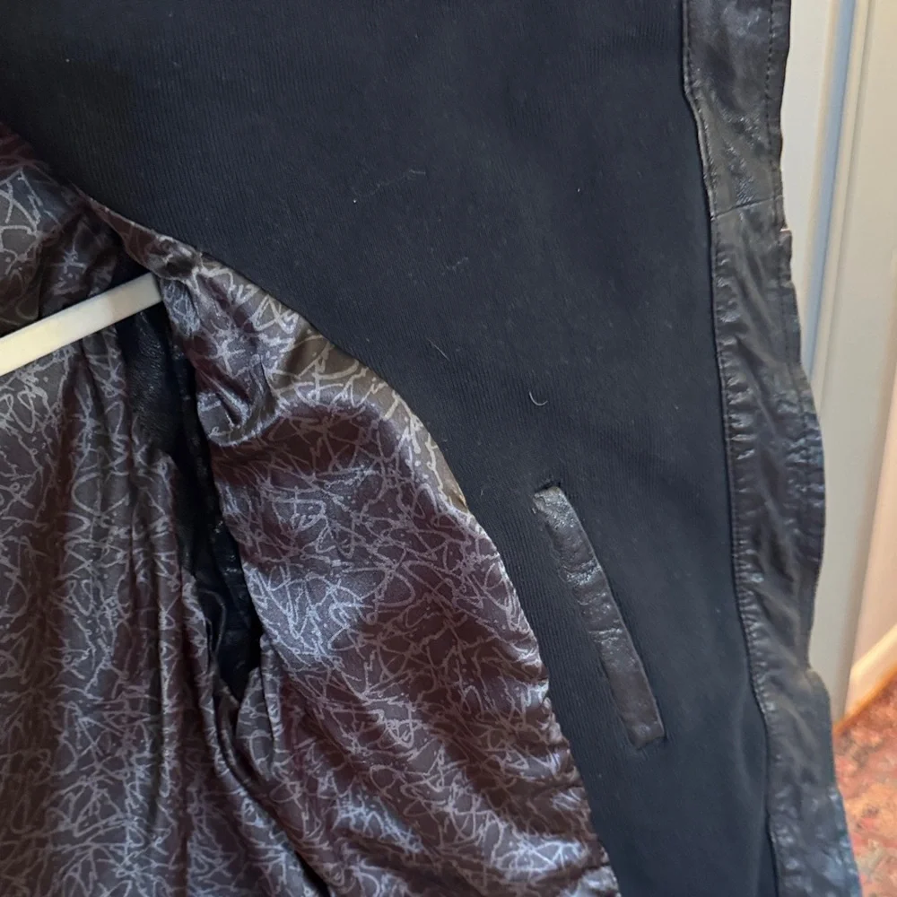 Elegant  Black Leather Women's Jacket - Picture 9 of 10